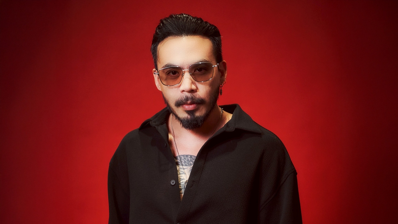 เชา ชวรัตน์ มือกีตาร์ชื่อดังจากวง Cocktail ร่วมงาน Sony Music Thailand 
