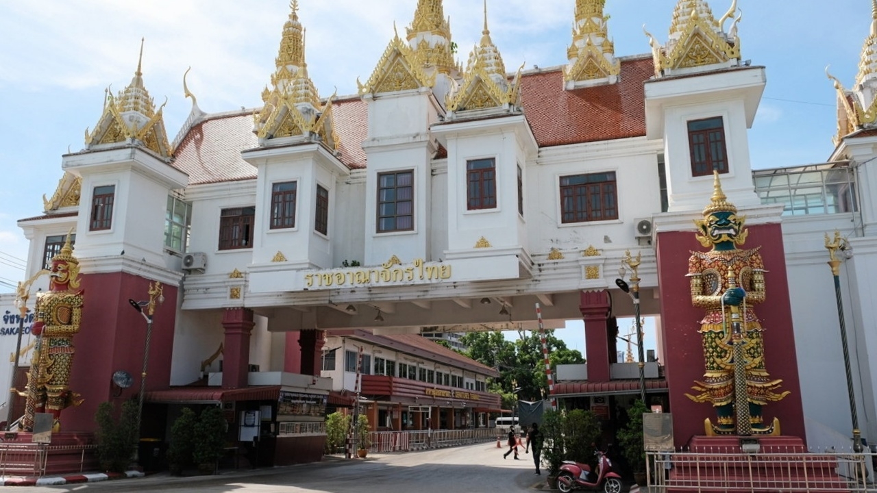 "กองกำลังบูรพา" เปิดด่านให้กลับภูมิลำเนา ช่วง 5 โมงถึง 2 ทุ่มวันนี้เท่านั้น