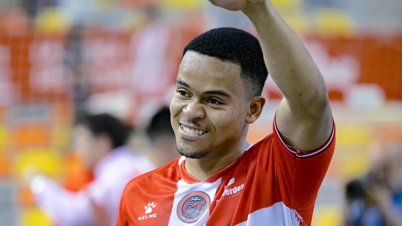 สุดยอด "คนไทยคนแรก" คว้าแชมป์ฟุตซอลลีกสเปน