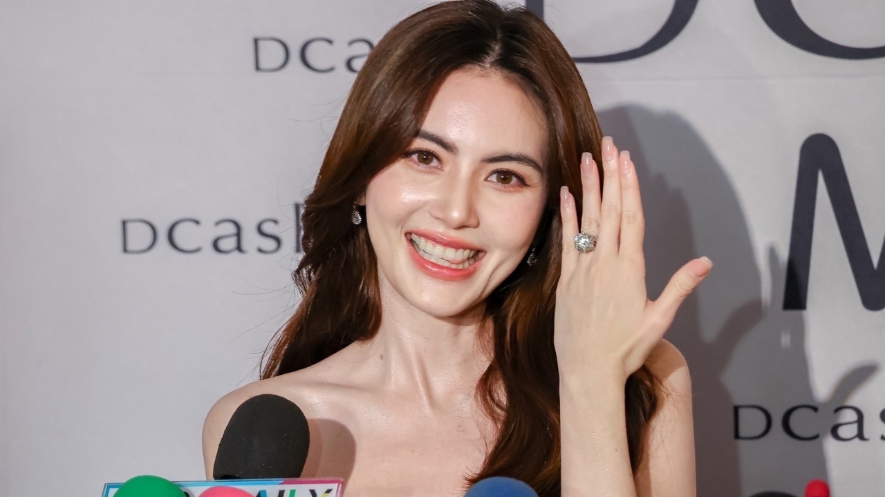 ใหม่ ดาวิกา รู้อยู่แล้ว เต๋อ ฉันทวิชช์ ขอแต่ง แหวนเพชร 15 กะรัตจิ้มเองกับมือ