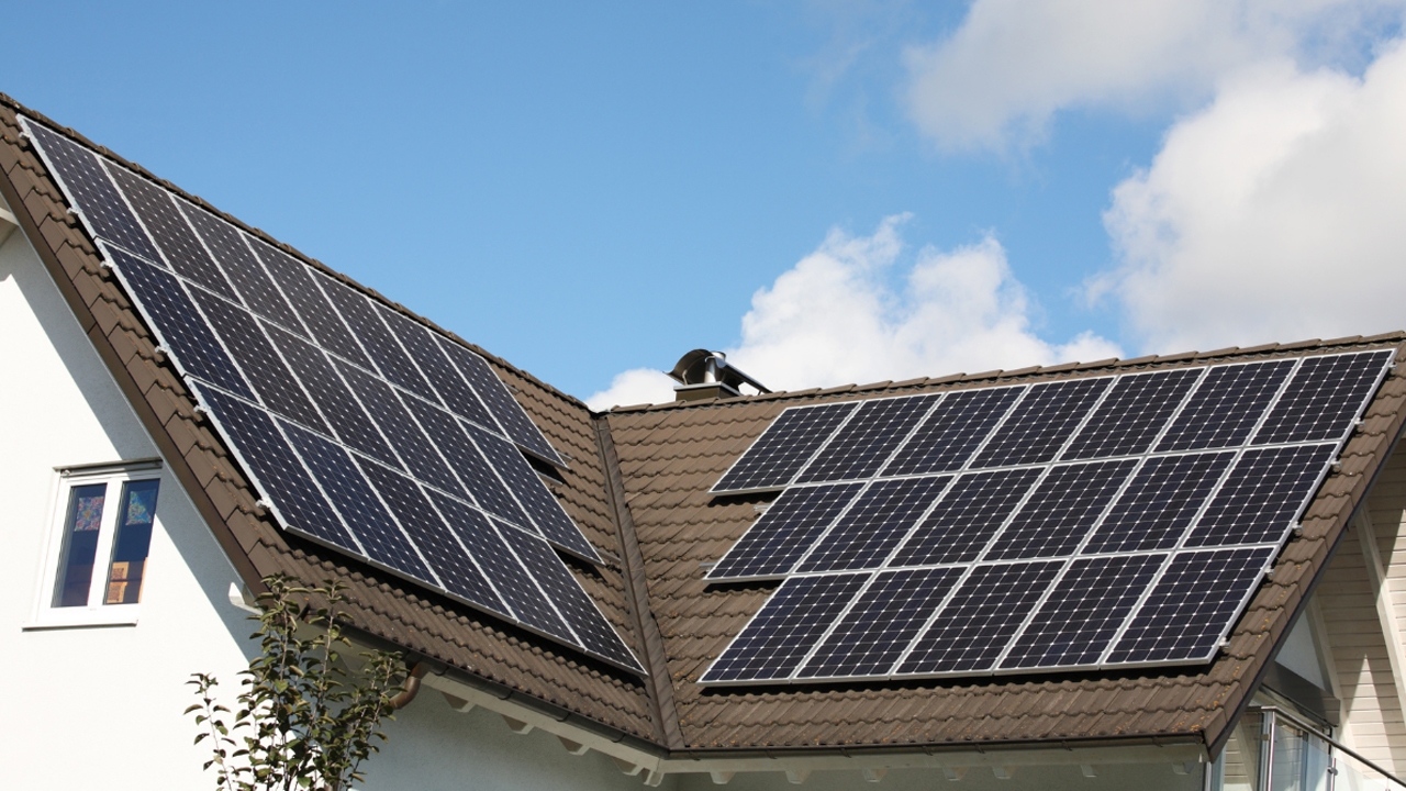 Inverter Solar Cell มีกี่แบบ? รู้จักประเภทอินเวอร์เตอร์โซลาร์เซลล์ พร้อมทริกเลือกให้เหมาะกับบ้าน