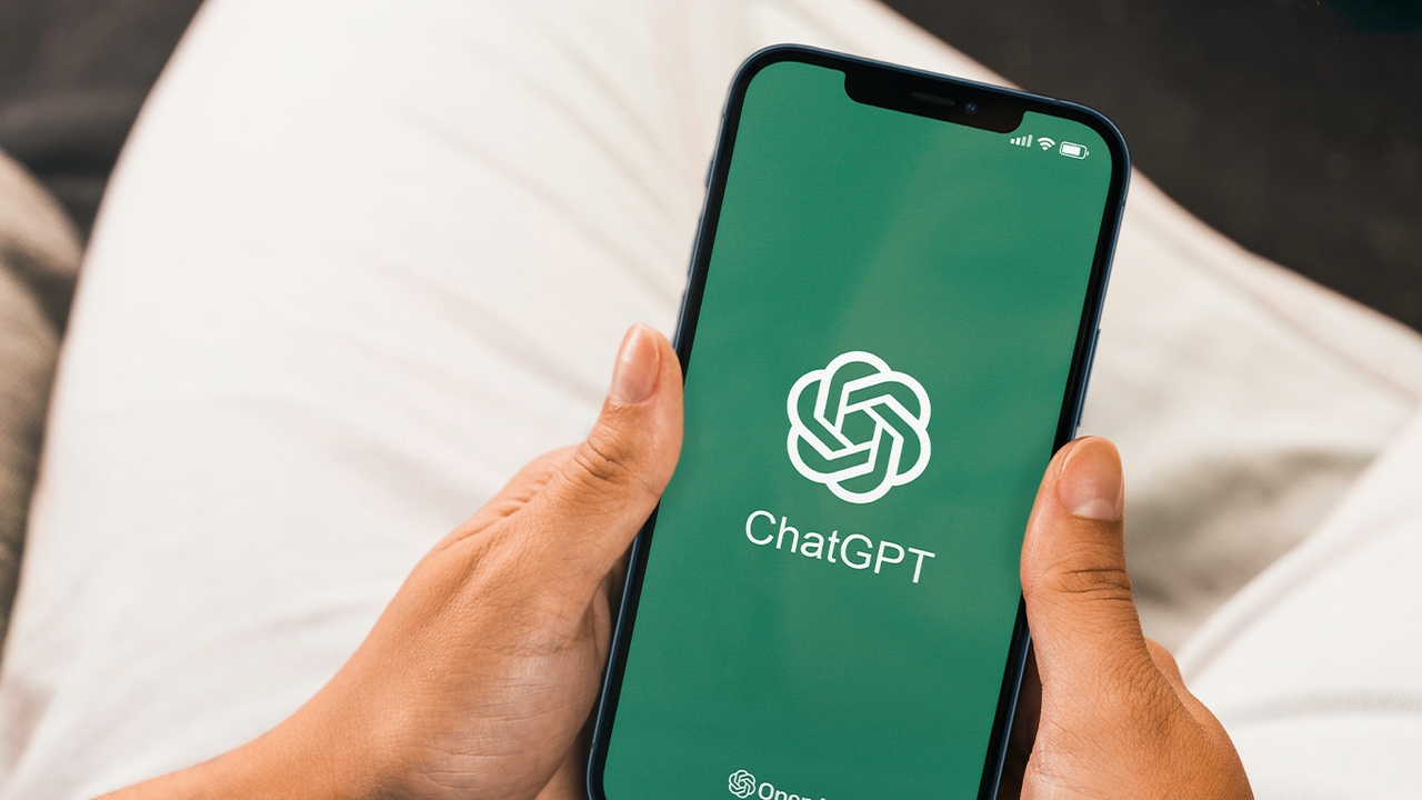 ChatGPT แชมป์ดาวน์โหลดสูงสุดบน App Store แซง TikTok, Instagram, Facebook, X ขาดลอย 