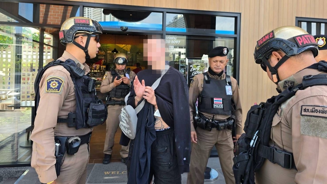 นักข่าวรัสเซียหนีตาย ถูกเพื่อนร่วมชาติใส่กุญแจมือ-รุมทำร้าย รีดเงินกว่า 2 ล้าน