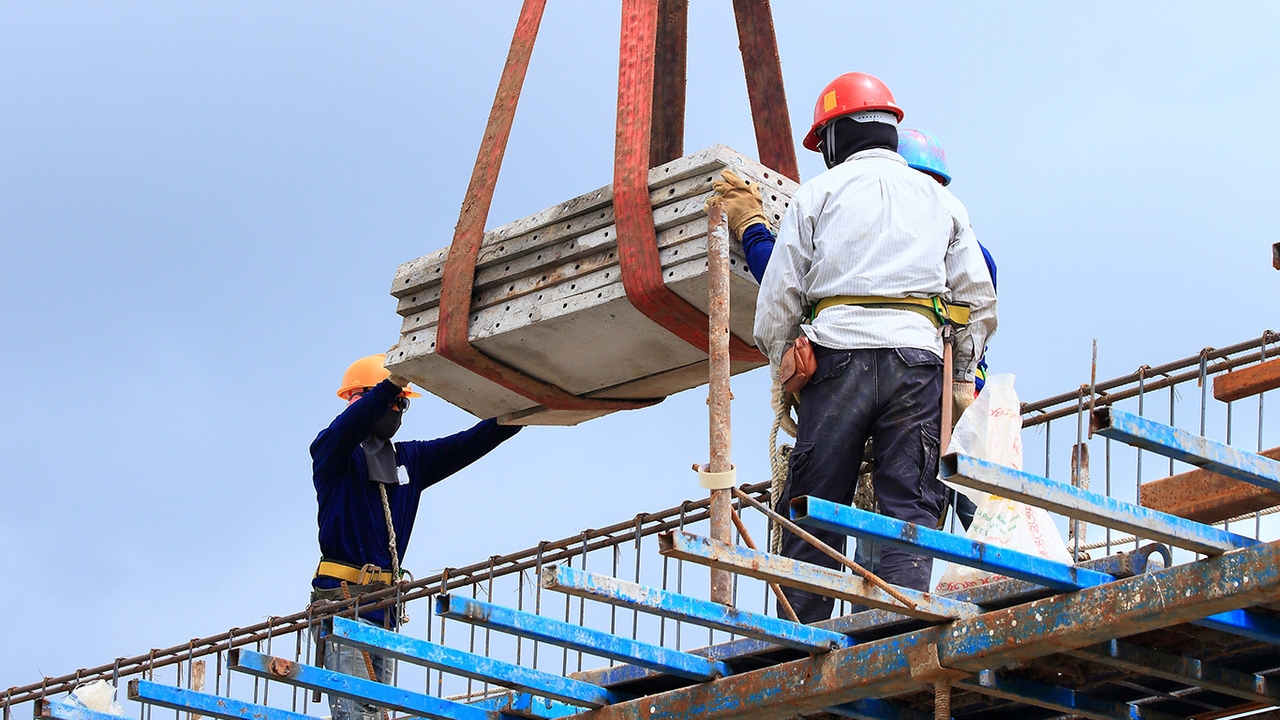 รัฐเคาะขึ้นค่าแรง เป็น 400 บาท เริ่ม 1 ก.ค.นี้ เปิดข้อมูลค่าแรงขั้นต่ำคนไทย 10 ปี เพิ่มแค่ 100 บาท