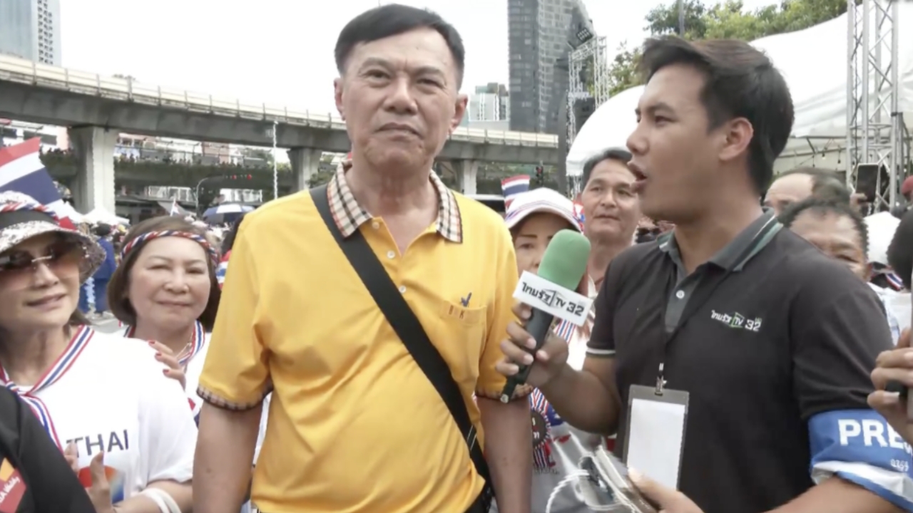 "เรวัช" ร่วมชุมนุมอนุสาวรีย์ชัย วอนคนไทยร่วมสู้กับเขมร ยันไม่ได้มาไล่นายกฯ