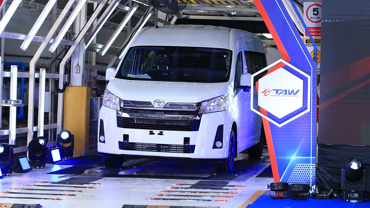 รู้จัก โตโยต้า ออโต้ เวิคส ประเทศไทยที่ผลิตรถตู้ Commuter ครบ 1 แสนคัน