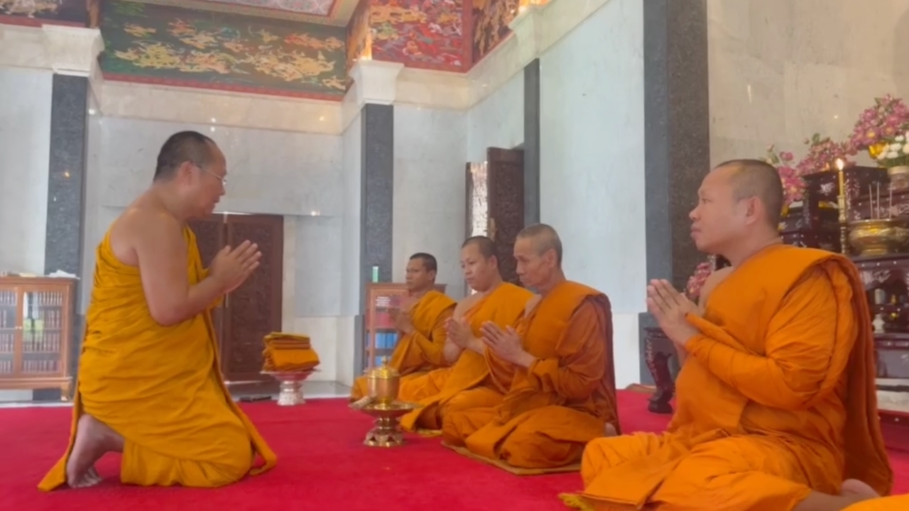 เปิดนาที "เจ้าคุณอาชว์" อดีตเจ้าอาวาสวัดตรีทศเทพ ลาสิกขา ที่ จ.หนองคาย