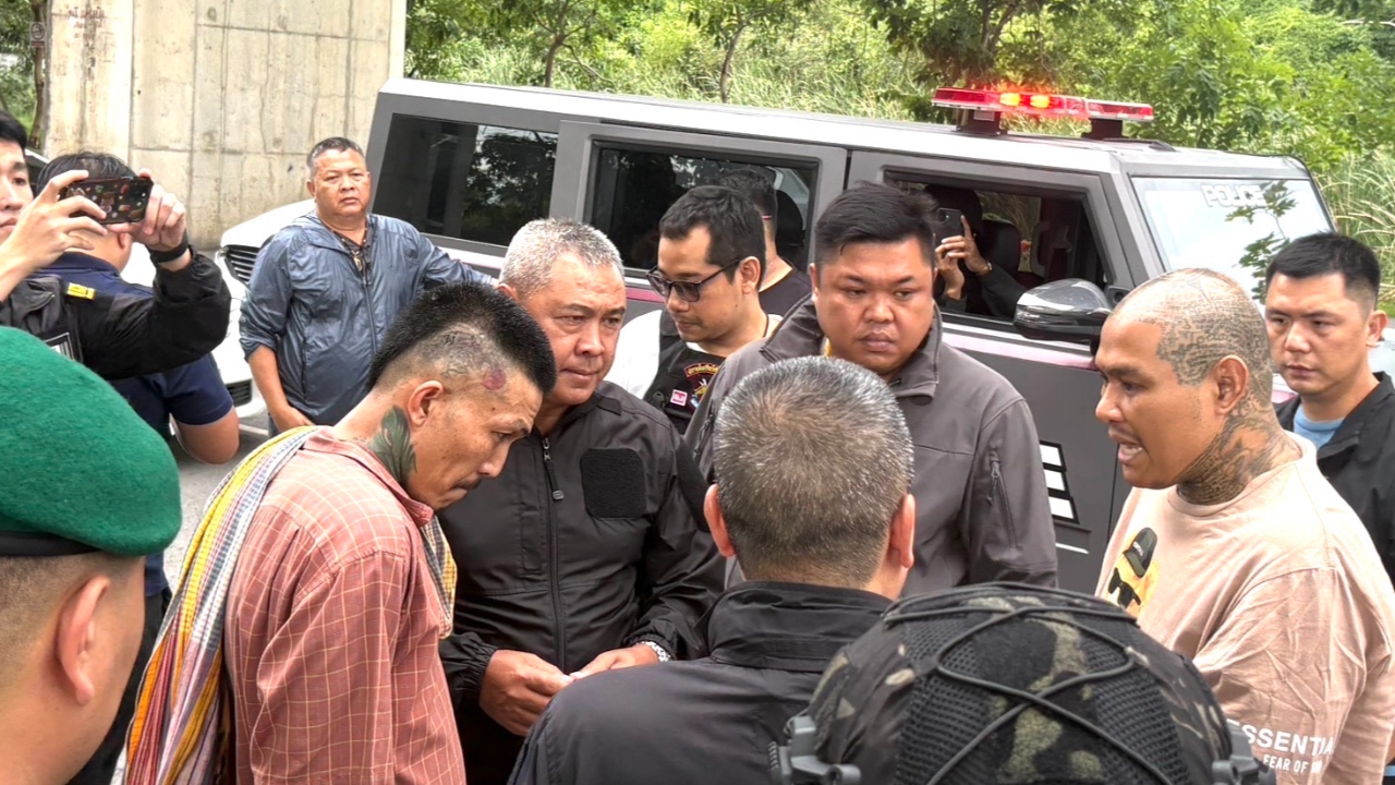 หนีไปก็ไม่รอด "ตูน ปชน.3 - เดียร์ลาย" มือยิงตำรวจเจ็บดอดขอมอบตัวแล้ว