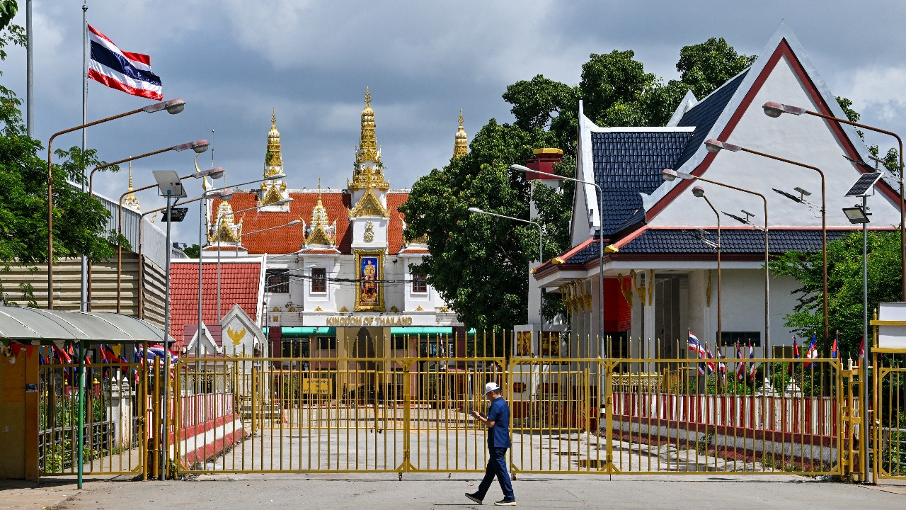 นักวิเคราะห์เขมรฉะ "การทูตไทยกำลังกลายเป็นเรื่องตลก" ย้อนแย้งกันเอง