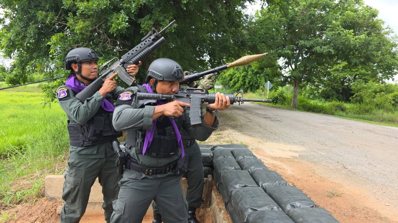 ตชด.ลาดตระเวนเข้ม 24 ชม. ตั้งบังเกอร์ตลอดแนวชายแดนไทย-กัมพูชา ด้าน อ.โคกสูง