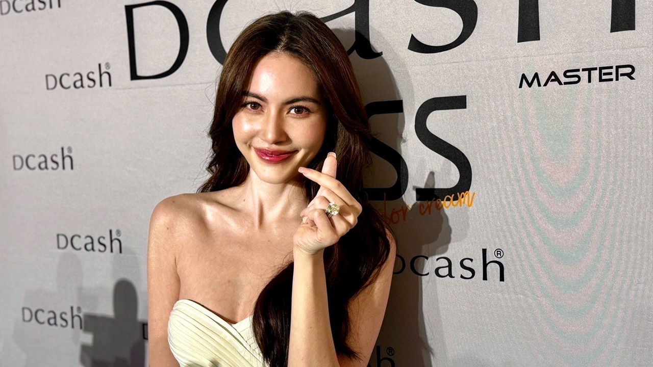 “ใหม่” เล่าโมเมนต์ ล็อกคิวขอหมั้น แหวนเพชร 15 กะรัต สุดเรียบง่าย ‘‘เต๋อ’’ คนนี้ดีที่สุด