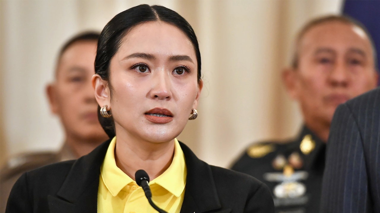 เมินผลโพลคะแนนนิยมวูบ เพื่อไทยตบเท้าปกป้อง ‘อิ๊งค์’ ดาหน้าฉะม็อบปลุกผีปฏิวัติ