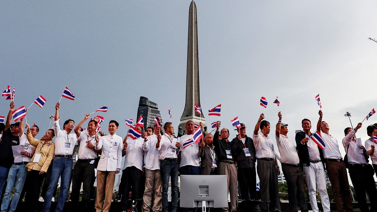 คปท.ขู่ยกระดับ จ่อล้อมทำเนียบ เล็งระดมพลังต่อเนื่อง อยู่ปักหลักยาว