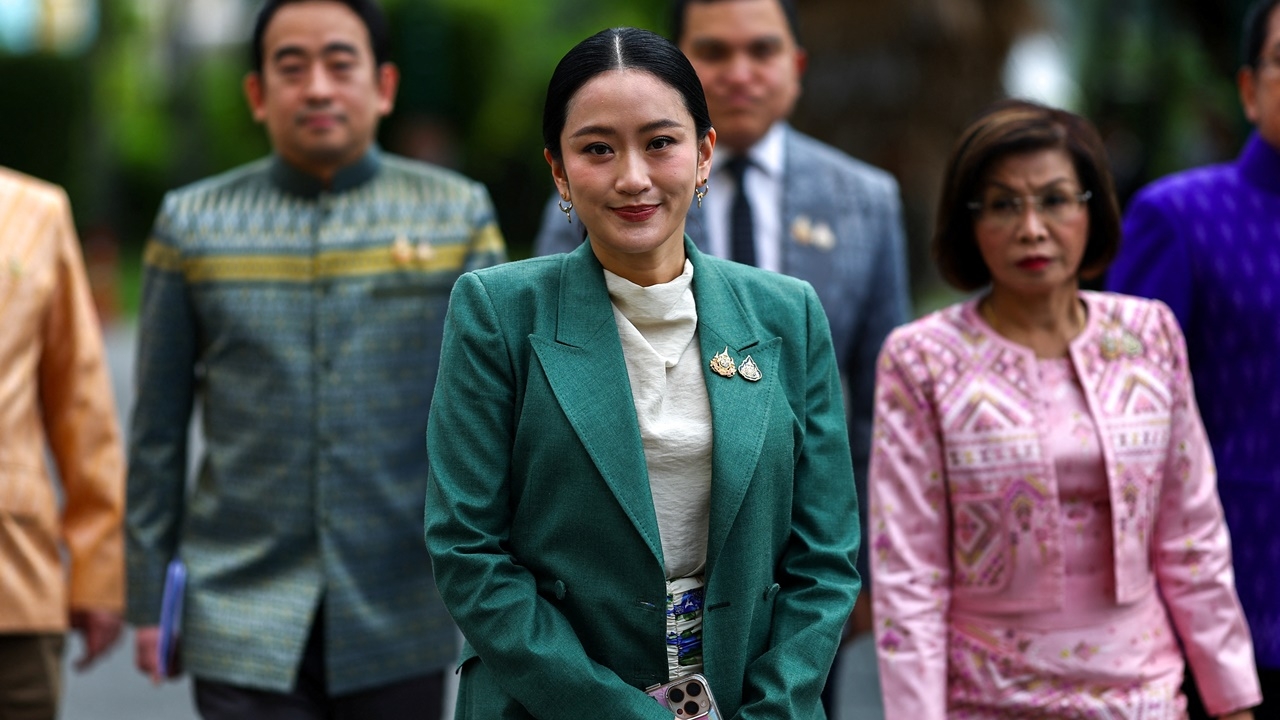 สื่อนอกตีข่าว รัฐบาลไทยระส่ำ ศาลรัฐธรรมนูญสั่งนายกฯ หยุดปฏิบัติหน้าที่