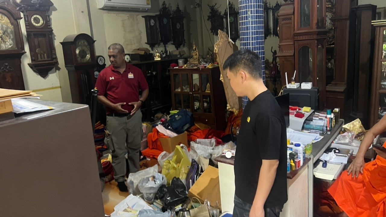 "เจ้าอาวาสวัดม่วง" บางแค แจ้งความหลังเงินสด 10 ล้าน - ทองคำแท่ง 250 บาท หายไป