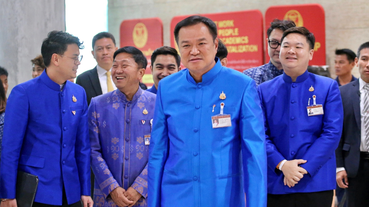 ศาลรัฐธรรมนูญ มติเอกฉันท์ ไม่รับสอบปม กกต. เอื้อ “ภูมิใจไทย-เนวิน” พันฮั้ว สว.