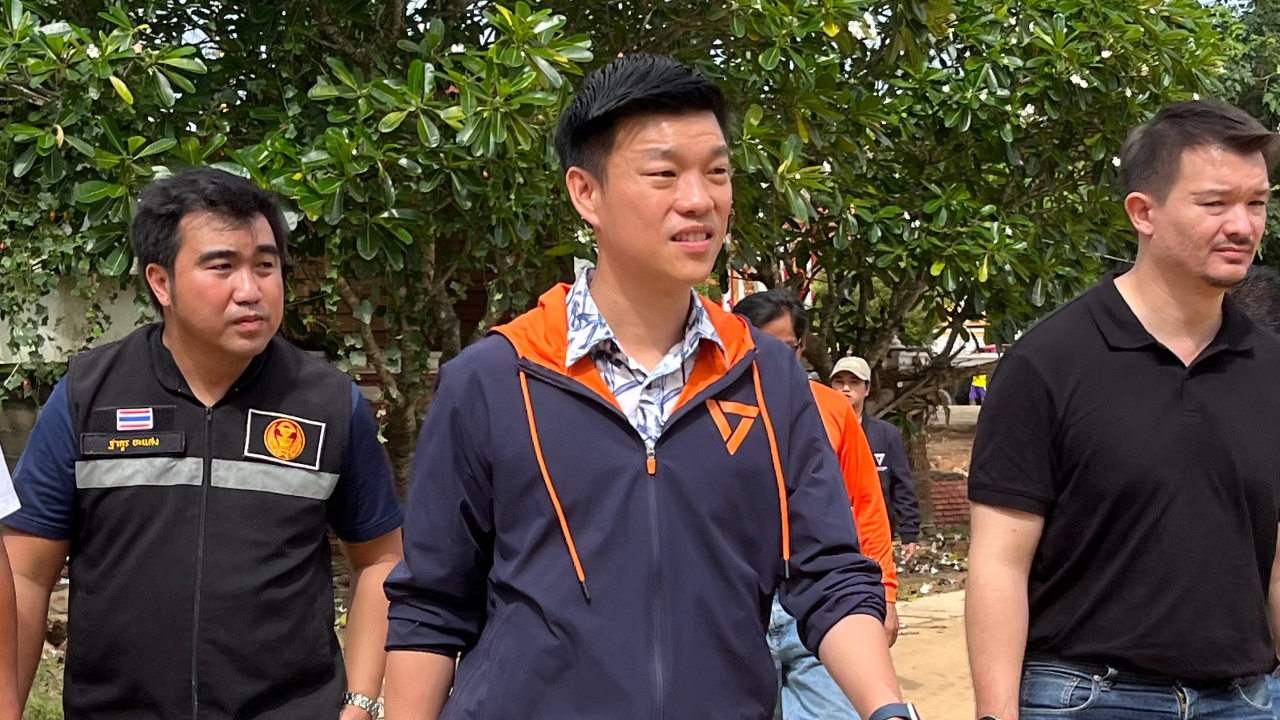 “เท้ง” จี้รักษาการนายกฯ ยุบสภา จ่อใช้กลไกสภาฯ เปลี่ยนรัฐบาลผ่านเลือกตั้งใหม่เร็วที่สุด