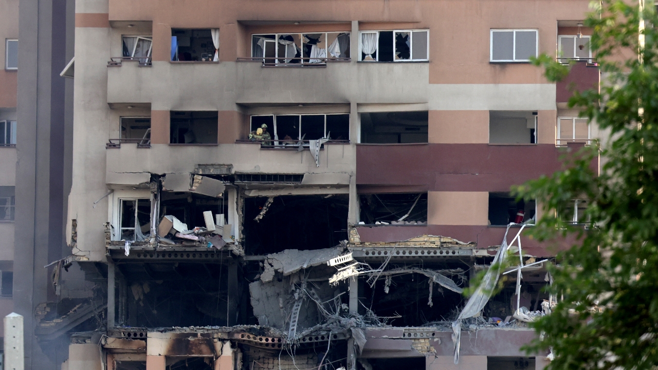 อิสราเอลถล่มอิหร่าน ดับ 70 ศพ เจ็บกว่า 300 ราย ทรัมป์ขู่อิหร่านรับข้อตกลงนิวเคลียร์ก่อนสายเกินไป 