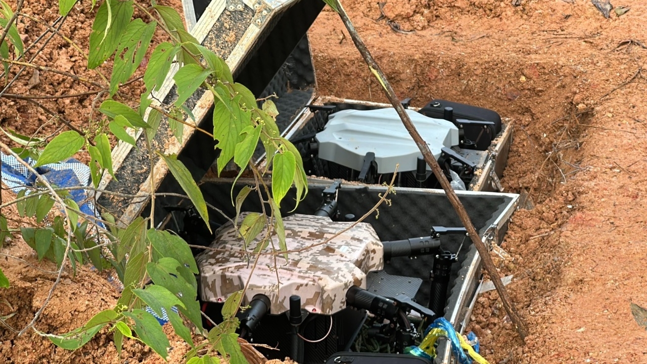 ตรวจสอบโดรน 2 ลำถูกฝังดินใกล้ชายแดนไทย-มาเลเซีย คาดใช้ขนยาเสพติด