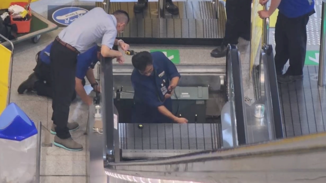 สกรูหลุดเข้าไปติด สาเหตุบันไดเลื่อนสนามบินสุวรรณภูมิขัดข้อง