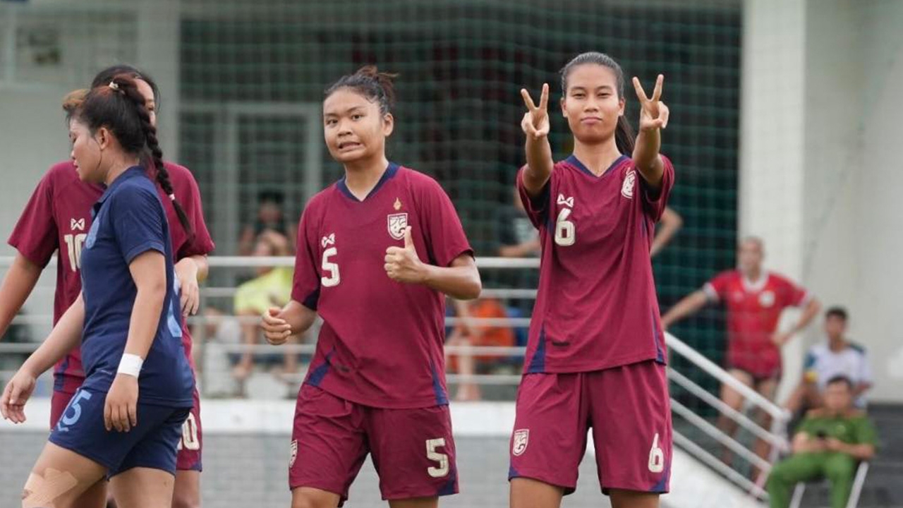 9 แต้มเต็ม "ทีมชาติไทย" ถล่มชนะ "กัมพูชา" เข้ารอบรองฯ บอลหญิงชิงแชมป์อาเซียน U19
