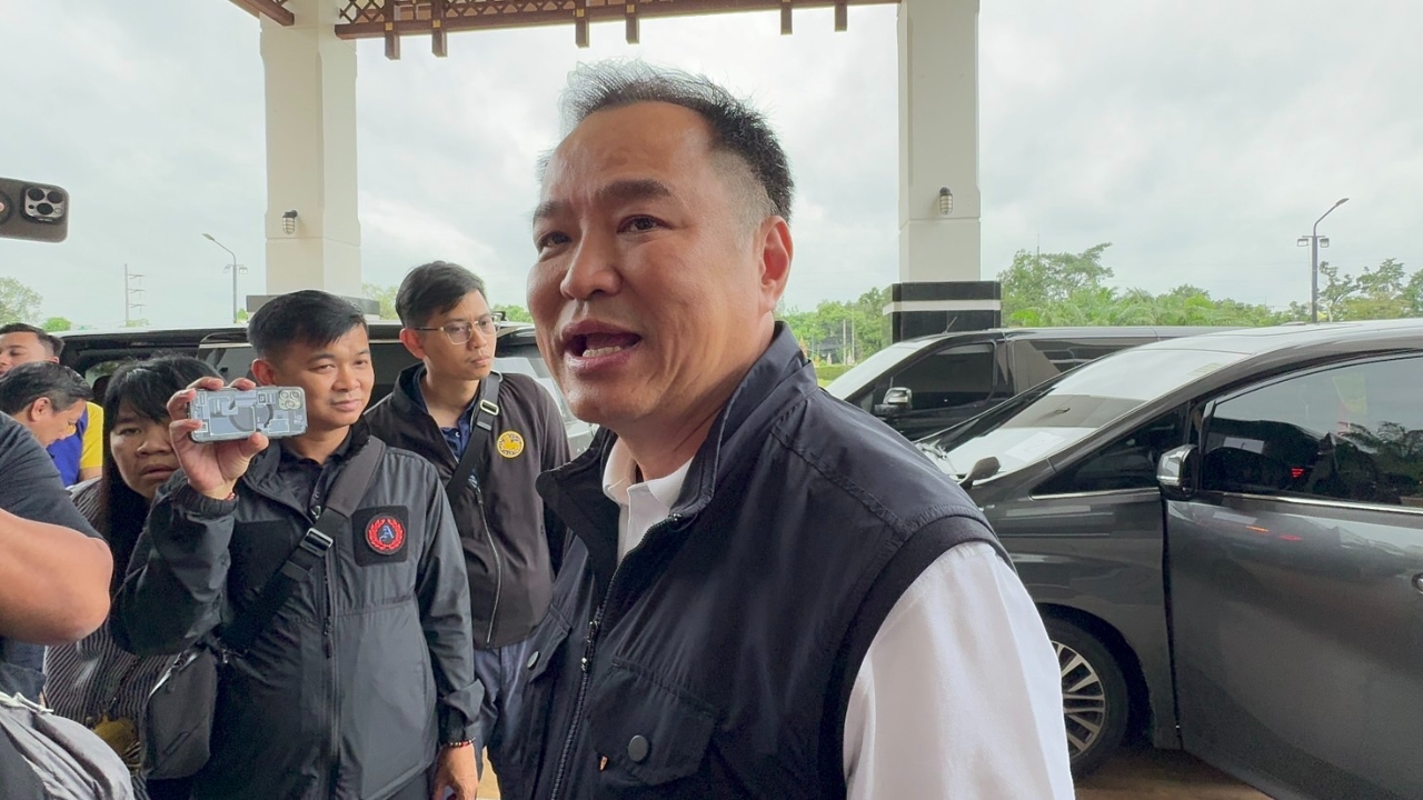 "อนุทิน"เตือนกัมพูชาปิดด่านระวังซื้อของแพง เย้ยไม่ซื้อไฟก็ไม่มีปัญหา