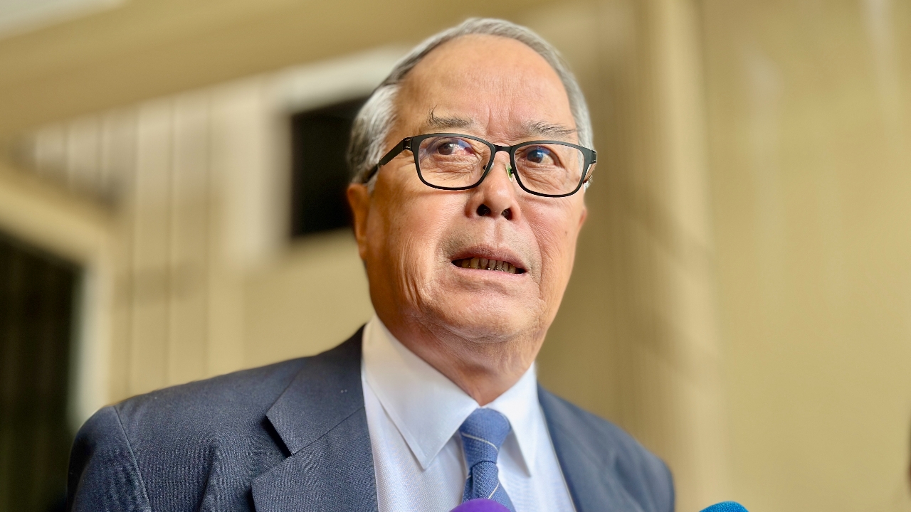 คดีชั้น 14 “ชูศักดิ์” โยนถามนายกฯ เลื่อนประชุม ครม.สัญจร แนะ “ทักษิณ” ถูกคุมขังครบถ้วนแล้ว