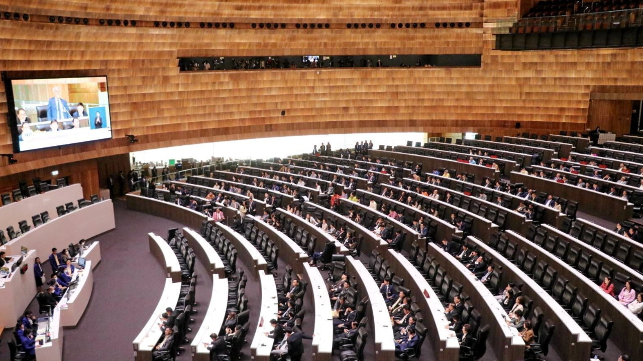 ค่าน้ำสภาฯ พีคสุดเดือนละ 1 ล้าน ค่าไฟ 14 ล้าน สส.ปชน. บอกแอร์หนาวเหมือนขั้วโลก