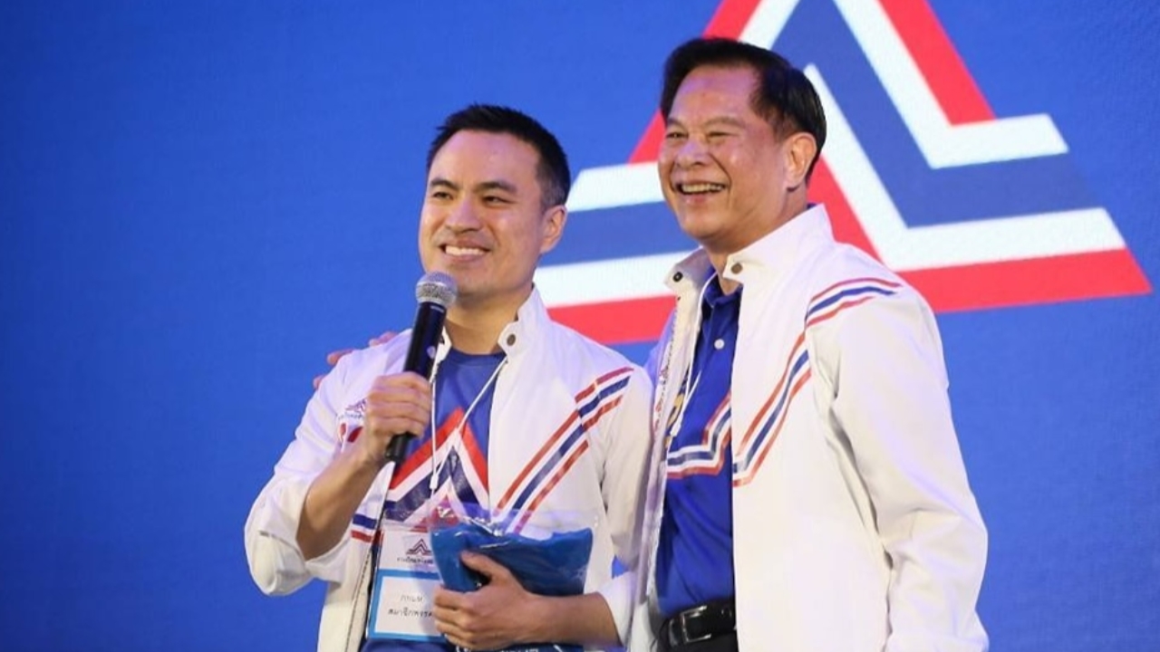 โชว์ภาพซี้ปึก “พีระพันธุ์-เอกนัฏ” สยบรอยร้าว ยันพรรครวมไทยสร้างชาติไปต่อแน่