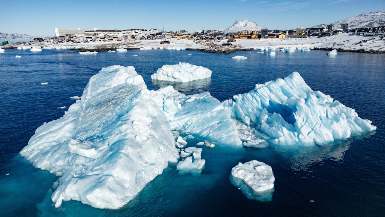 กรีนแลนด์ -ไอซ์แลนด์ร้อนจัด นักวิทย์เตือนน้ำแข็งอาร์กติกละลายอาจกระทบทั่วโลก