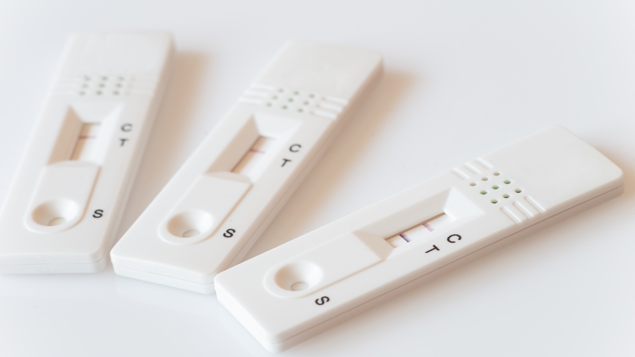 ยอดผู้ป่วย "โควิด-19" รอบสัปดาห์ ติดเชื้อรายใหม่ 76,161 ราย ดับเพิ่ม 40 ศพ