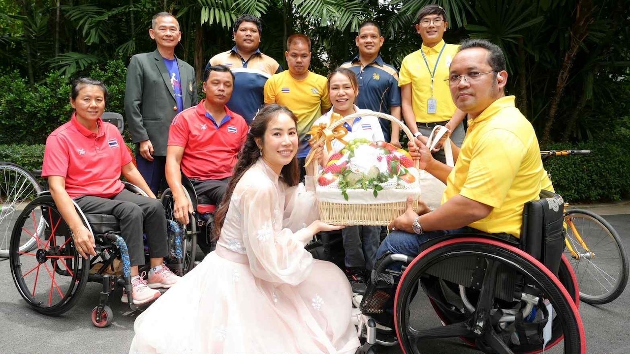 “ตั๊น จิตภัสร์” มอบจักรยานแบรนด์ไทยแก่ "สมาคมกีฬาคนพิการฯ" หนุนศักยภาพนักกีฬาไทยสู่สากล