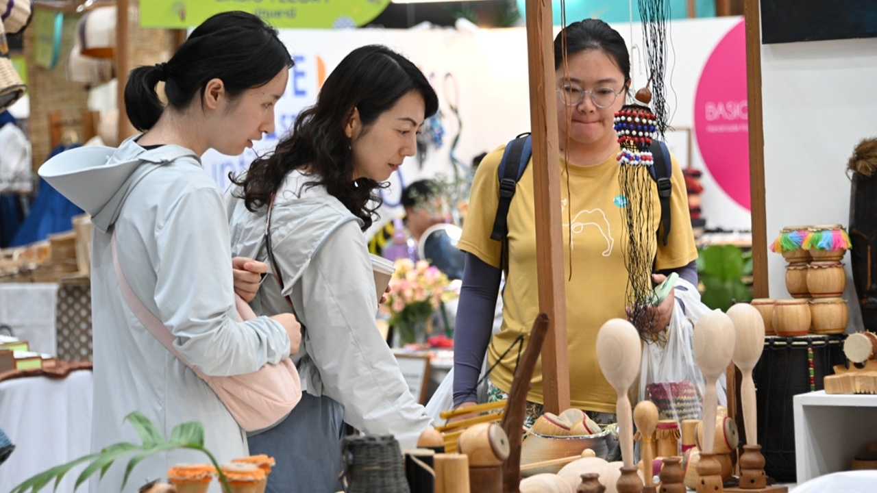 รอบรั้วการตลาด : SACIT พร้อมจัดงาน Crafts Bangkok 2025 ส่งเสริมฝีมือคนไทย