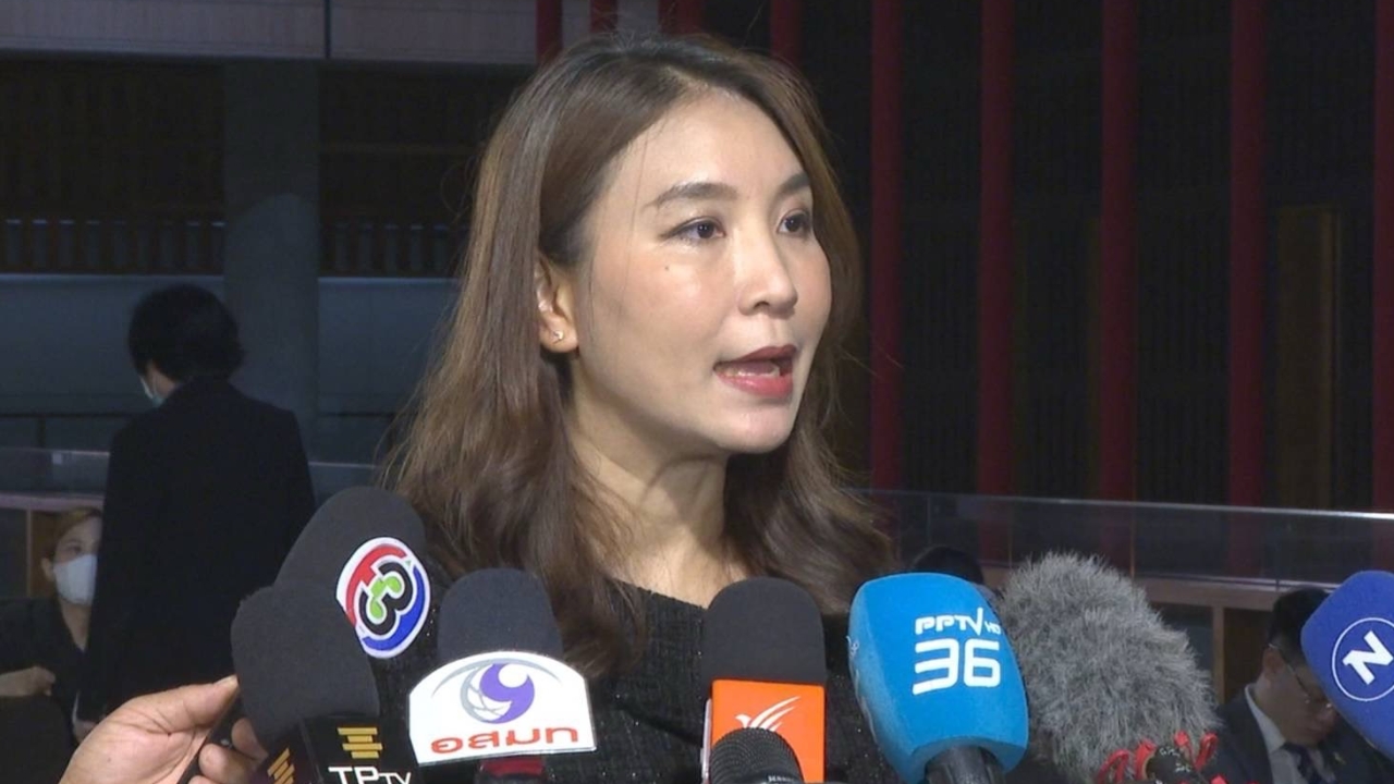 "ศิริกัญญา" บ่นรัฐบาลขวางไลฟ์สดประชุมงบฯ 69 อาย สว. ที่ไลฟ์สดได้