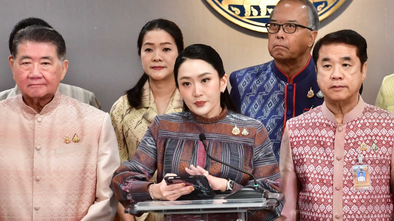 “แพทองธาร” เกลี่ยงานให้รองนายกฯ ใหม่ หลังภูมิใจไทยถอนตัว