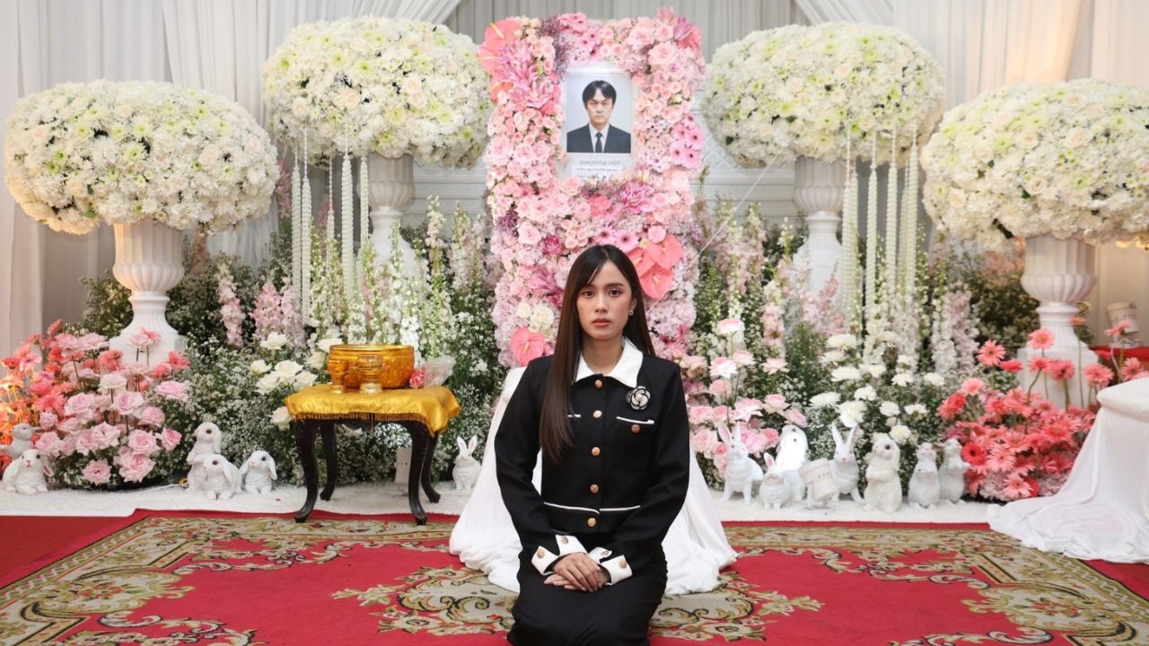 ประมวลภาพพิธีสวดพระอภิธรรม คุณพ่อเก๋ไก๋ สไลเดอร์ คนบันเทิงร่วมแสดงความอาลัย