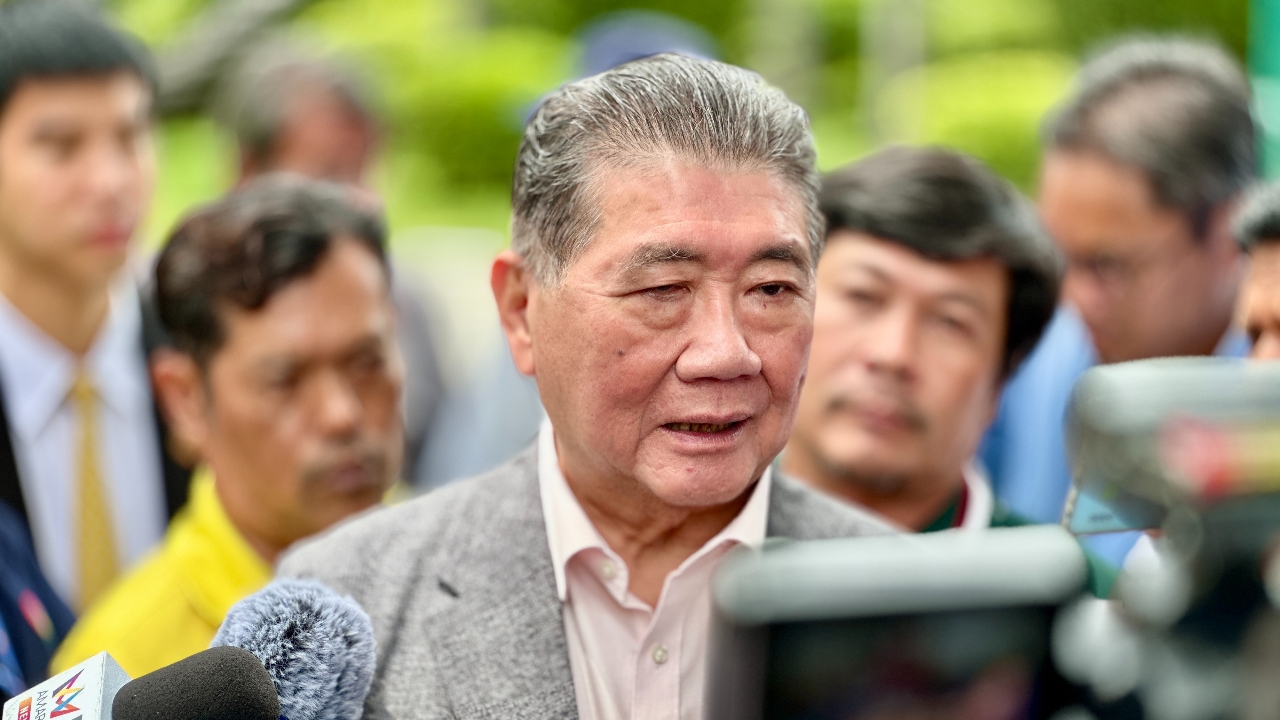 พรรคร่วมที่เหลือเหนียวแน่น “ภูมิธรรม” รับคุยปรับ ครม. ซัด ภท. ไม่เหมาะหยิบปมชายแดนมาอ้าง