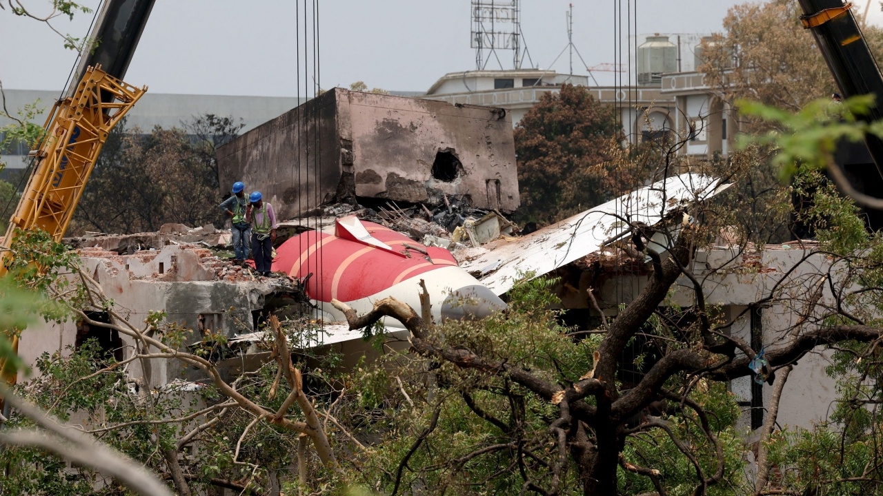 แอร์อินเดียเผย เครื่องยนต์ 1 ตัวบนเครื่องบินที่ตกเป็นของใหม่