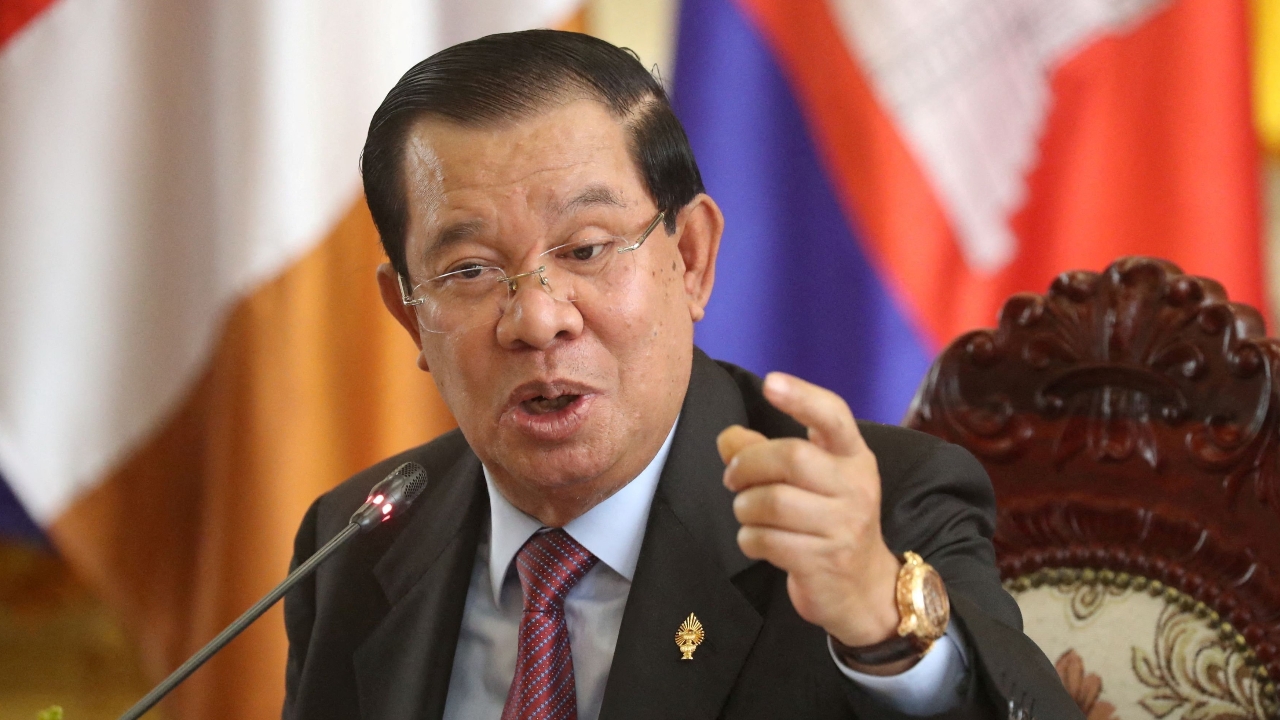 ฮุน เซน โวยข้อเสนอฝ่ายค้านไทยให้ตัดส่งน้ำมันเป็น "เกมอันตราย" ขู่หากทำจริงพร้อมตอบโต้หลายมาตรการ