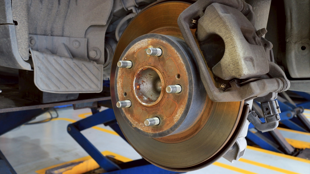 สนิมขึ้นจานเบรก อันตรายหรือไม่ วิธีแก้ไขต้องทำอย่างไร