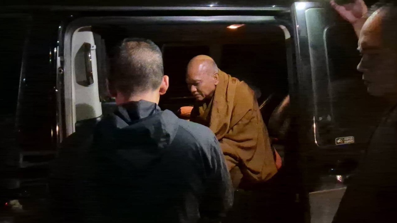 พี่สาว "หลวงพ่ออลงกต" เป็นห่วงน้องชายหลังถูกจับ ขอไม่ออกความเห็นปมเปลี่ยนชื่อ