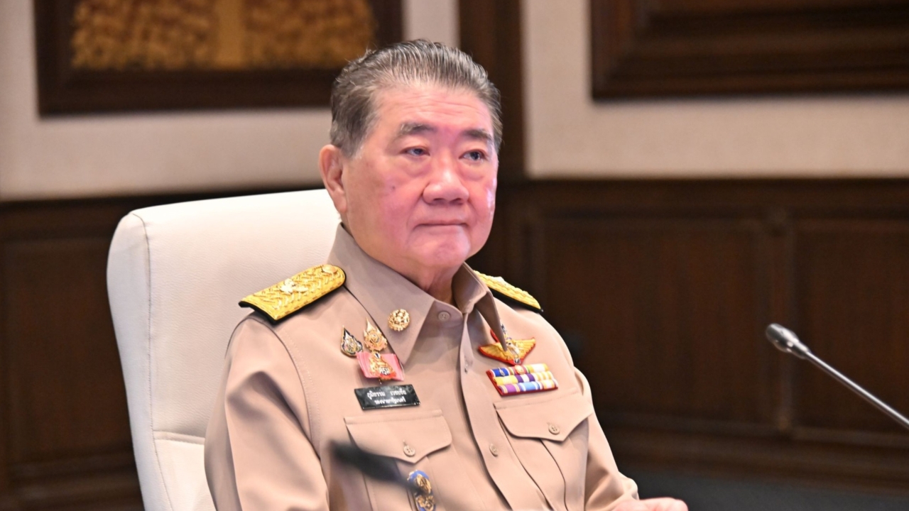 “ภูมิธรรม” สั่งผู้ว่าฯ ทั่วประเทศ ติดตาม “พายุคาจิกิ” พร้อมช่วยประชาชน 24 ชม.