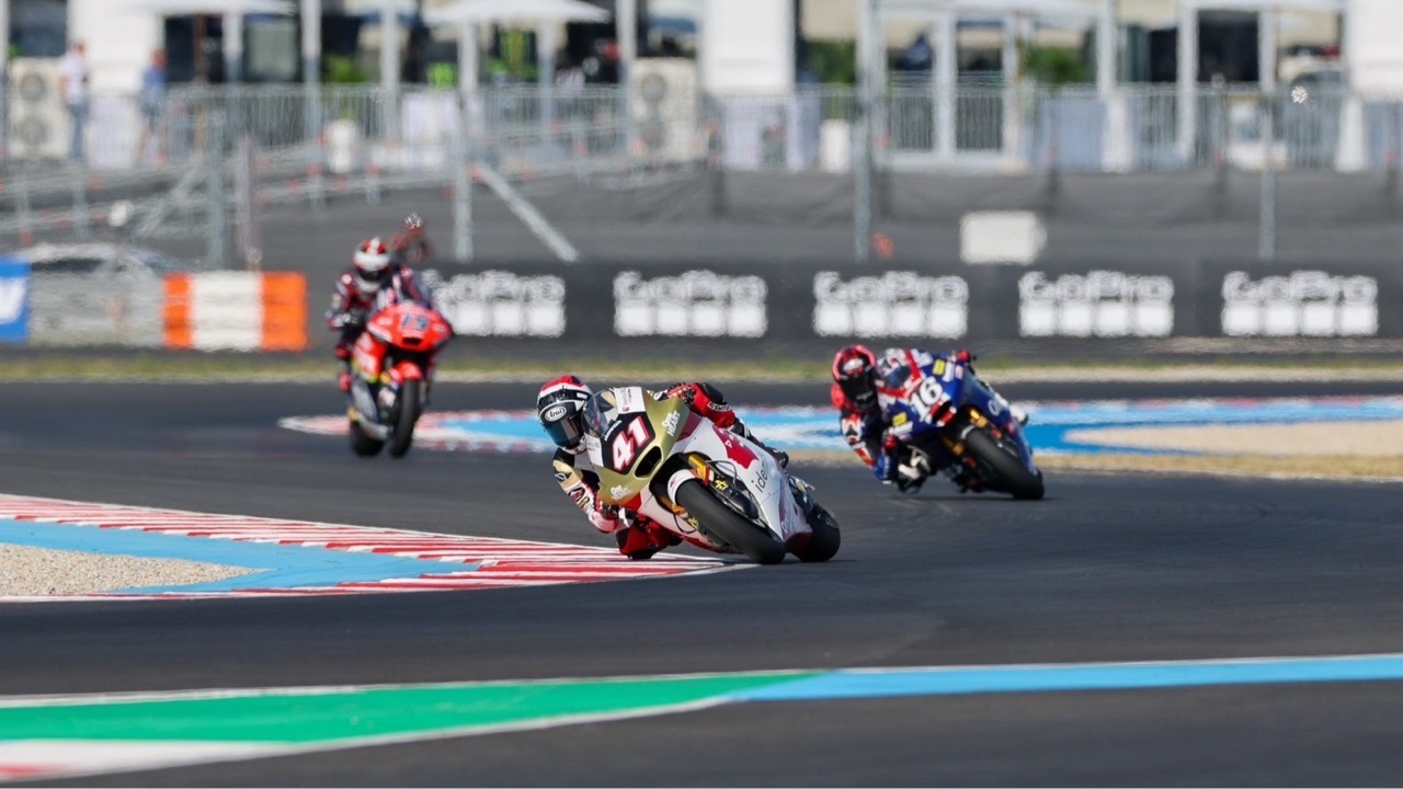 “นครินทร์” กดเวลา 1 นาที 42 วินาที ล่าชัย โมโตทู เวิลด์ แชมเปี้ยนชิพ 2025 สนาม 14