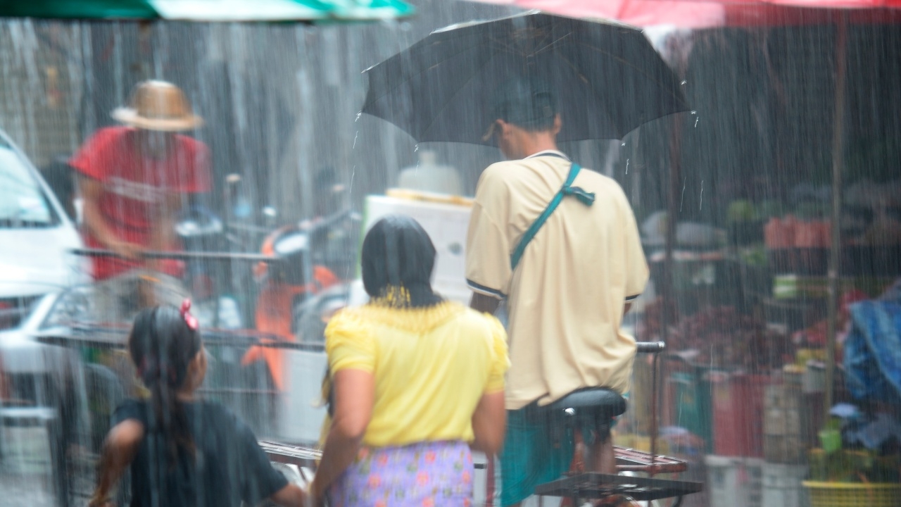 ประกาศฉบับ 12 พายุไต้ฝุ่น "คาจิกิ" หลายจังหวัดเตรียมรับมือ "ฝนตกหนักถึงหนักมาก"