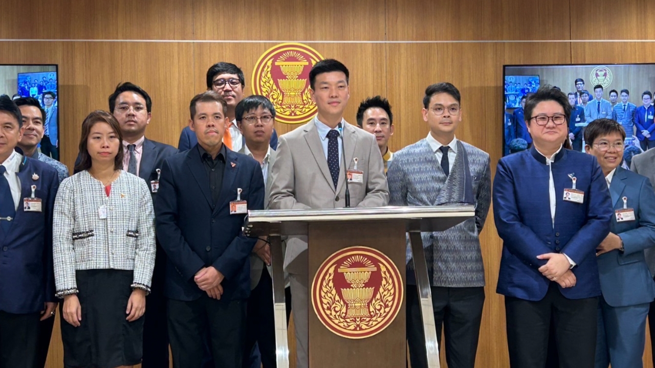 ฝ่ายค้านแท็กทีมถล่ม “ไชยา” ชิงปิดประชุมสภาฯ หนีถกญัตติด่วน MOU 43-44