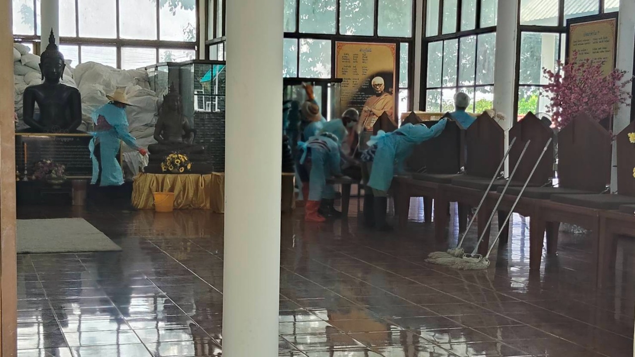 ตรวจสอบที่มา 20 ศพ ถูกดองร่าง ในวัดพระบาทน้ำพุ ฉีดพ่นพื้นที่ฆ่าเชื้อ