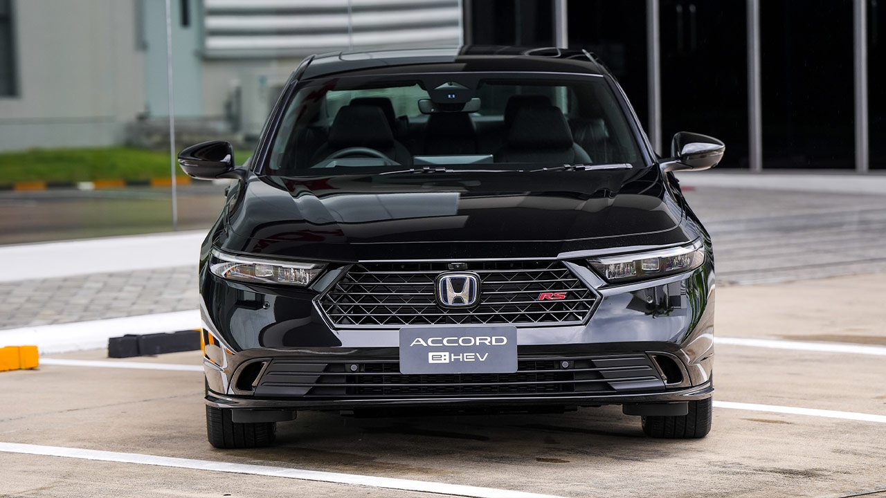 พาไปดู HONDA ACCORD 2025 ราคาเริ่ม 1.4 ล้าน มี Blind Spot มาให้แล้ว