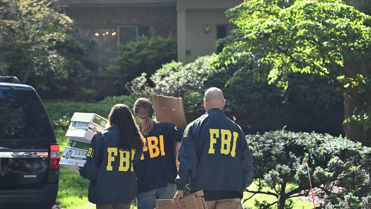 FBI บุกค้นบ้าน-ออฟฟิศ “จอห์น โบลตัน” อดีตที่ปรึกษาความมั่นคงของทรัมป์ คาดปมเอกสารลับ 