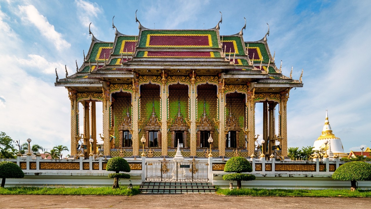 ล่าคนร้ายฉกทองหนักกว่า 100 บาท-เงินสดนับล้านจากกุฏิเจ้าอาวาสวัดดัง ชลบุรี