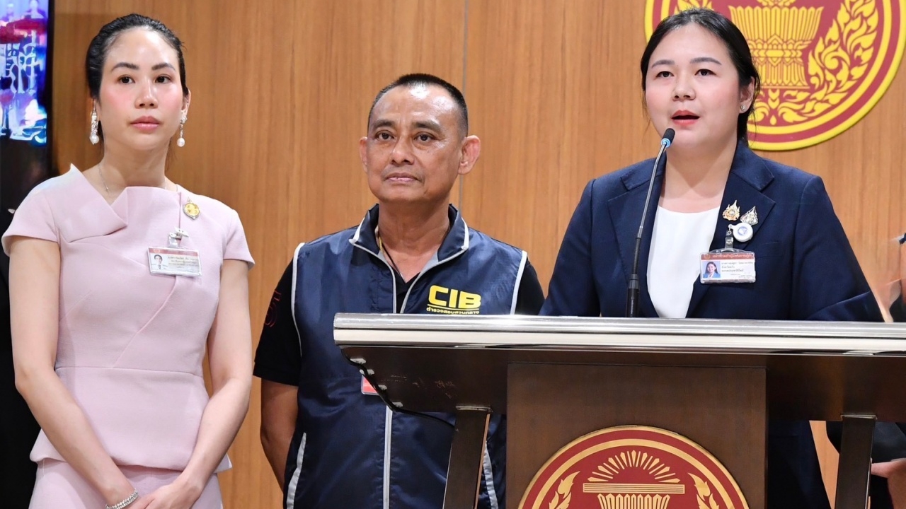 "ตั๊น จิตภัสร์" เรียกร้อง ผบ.ตร. ชะลอแต่งตั้งโยกย้ายโผนายพลตำรวจ ช่วงสูญญากาศการเมือง